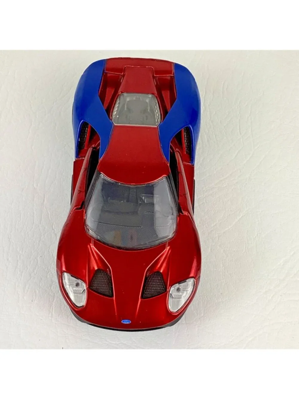 Jada Toys Marvel Spider-Man 2017 Ford GT Diecast Model Car Hollywood Rides 1/32
